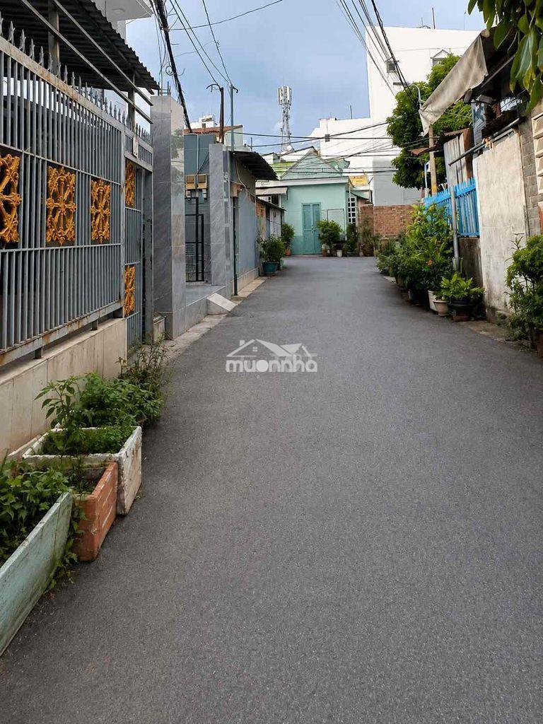 Chủ xoắn giảm giá 1 tỷ - nhà 2 tầng - gần 90m2 - hẻm xe hơi thông