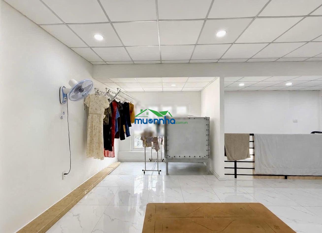 Bán nhà ngã 5 chuồng chó - diện tích lớn giá rẻ - 2
