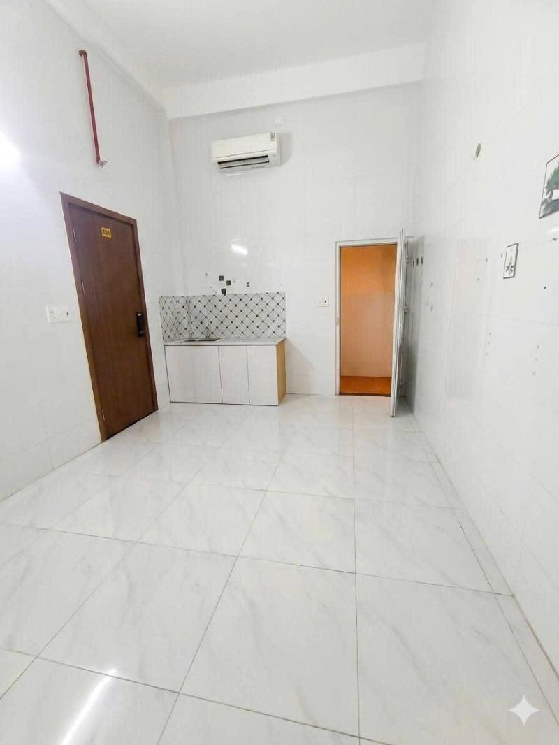 Cho thuê phòng máy lạnh có bạn công riêng, gần đại học fpt