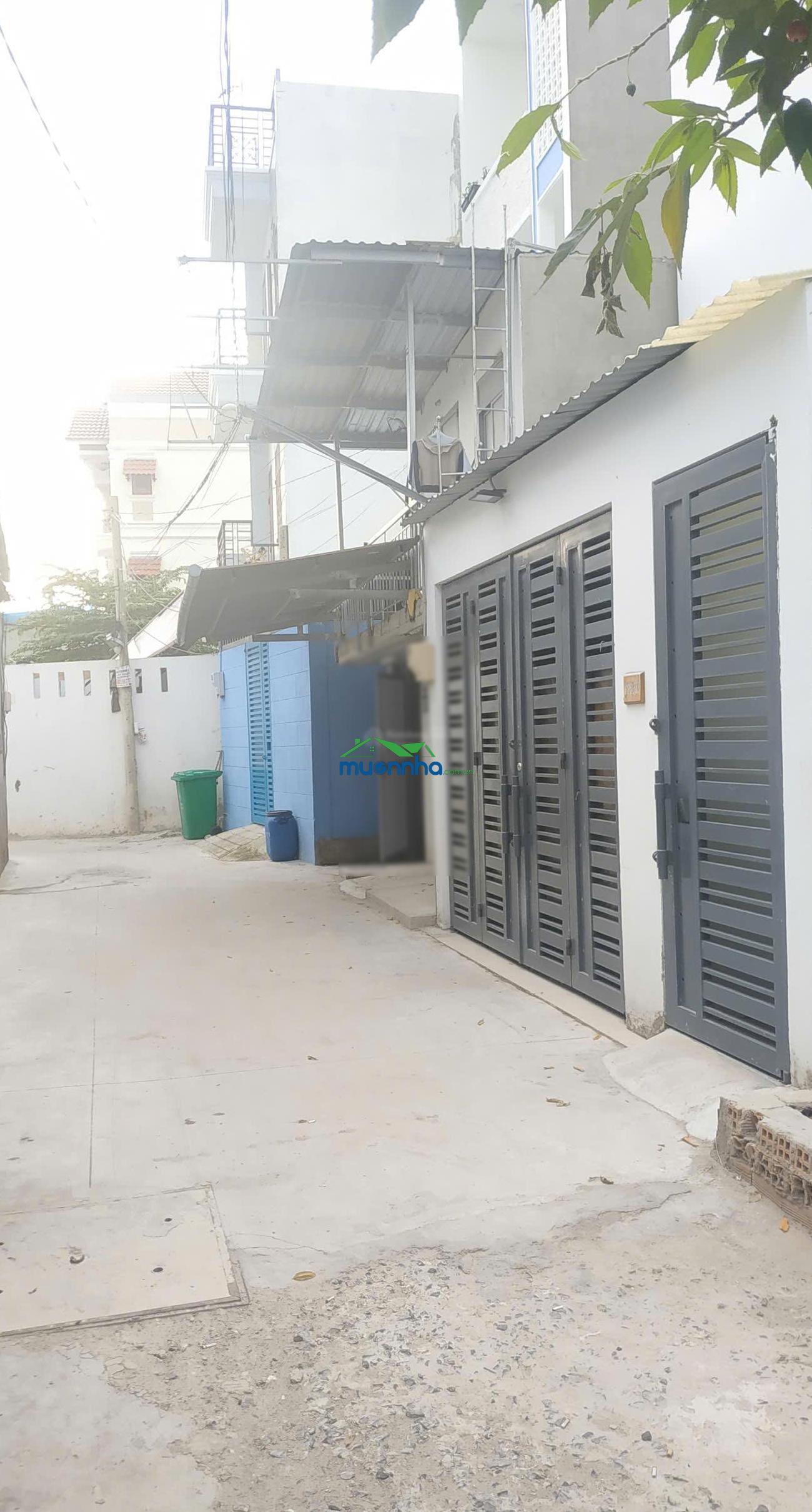 Nhà 3 tầng 101 m2 (260m2 sàn) 6 phòng ngủ, 6 toilet, 2 nhà bếp, 2 sân thượng. - 3