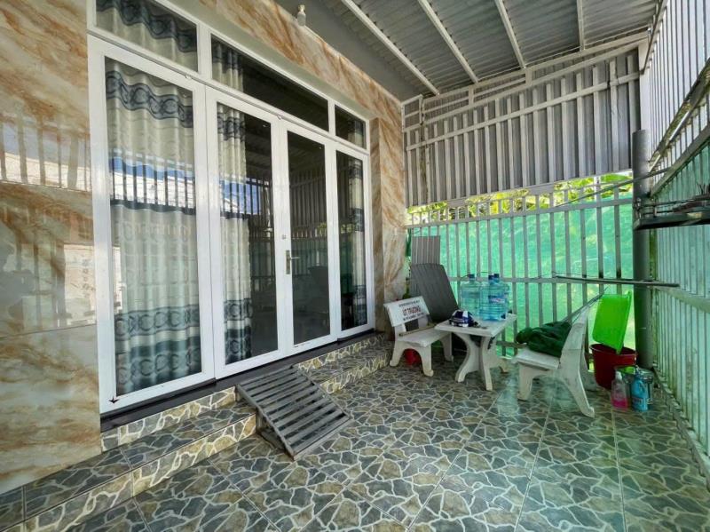 Chỉ với 950 triệu sở hữu ngay căn nhà đường oto ở bà điểm 4 hóc môn dt 84m2 sổ hồng riêng sẵn.
