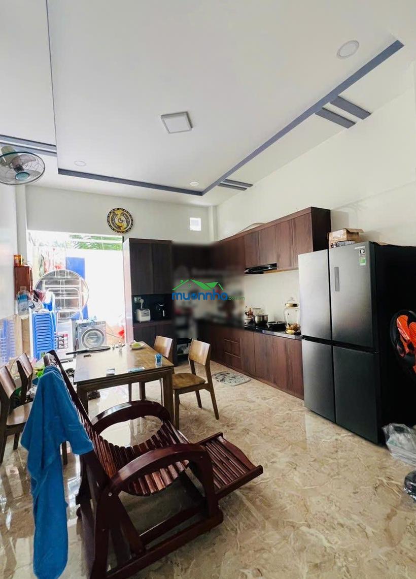 Bán nhà ngay chợ long trường 4 tầng 4 pn dtsd: 272m2 - 3