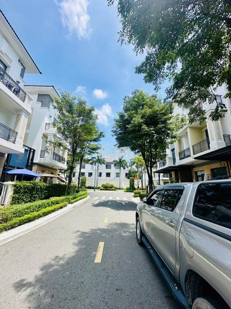 Nhà phố compound verosa khang điền -full nt - mới đẹp -sân ô tô riêng - 2