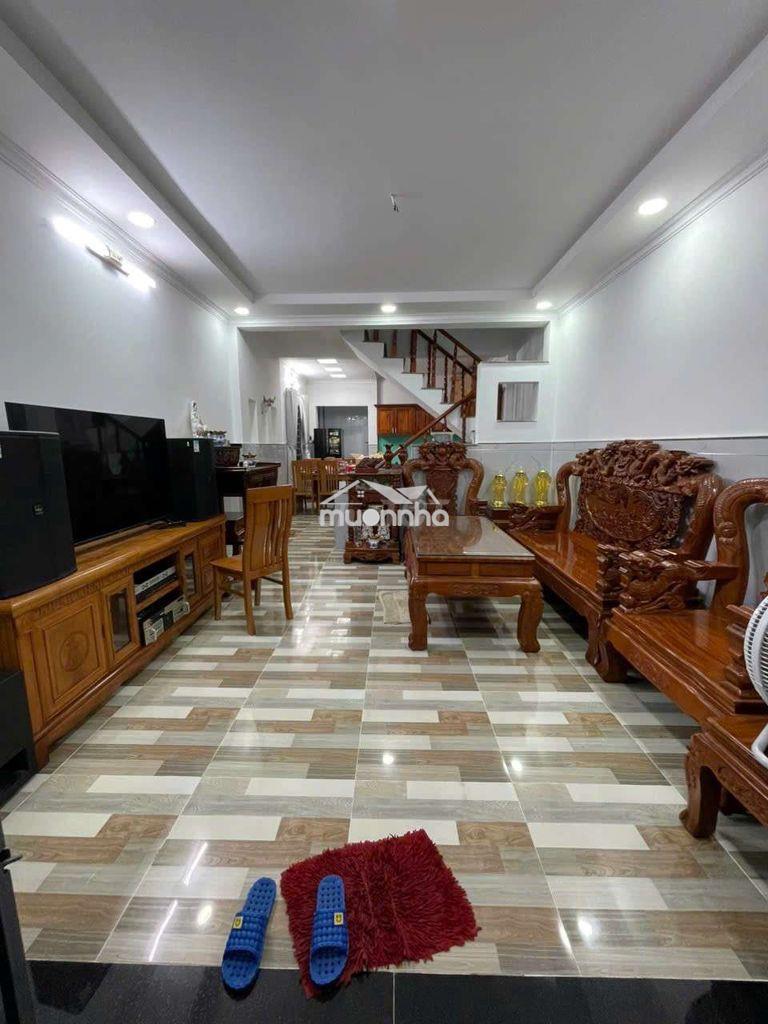 Cho thuê căn góc 2 măt hẻm 20/7 nhà trống