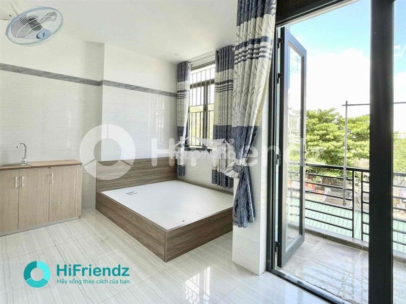 Cho thuê phòng ban công siêu thoáng - đi bộ qua nhà thờ phao lô