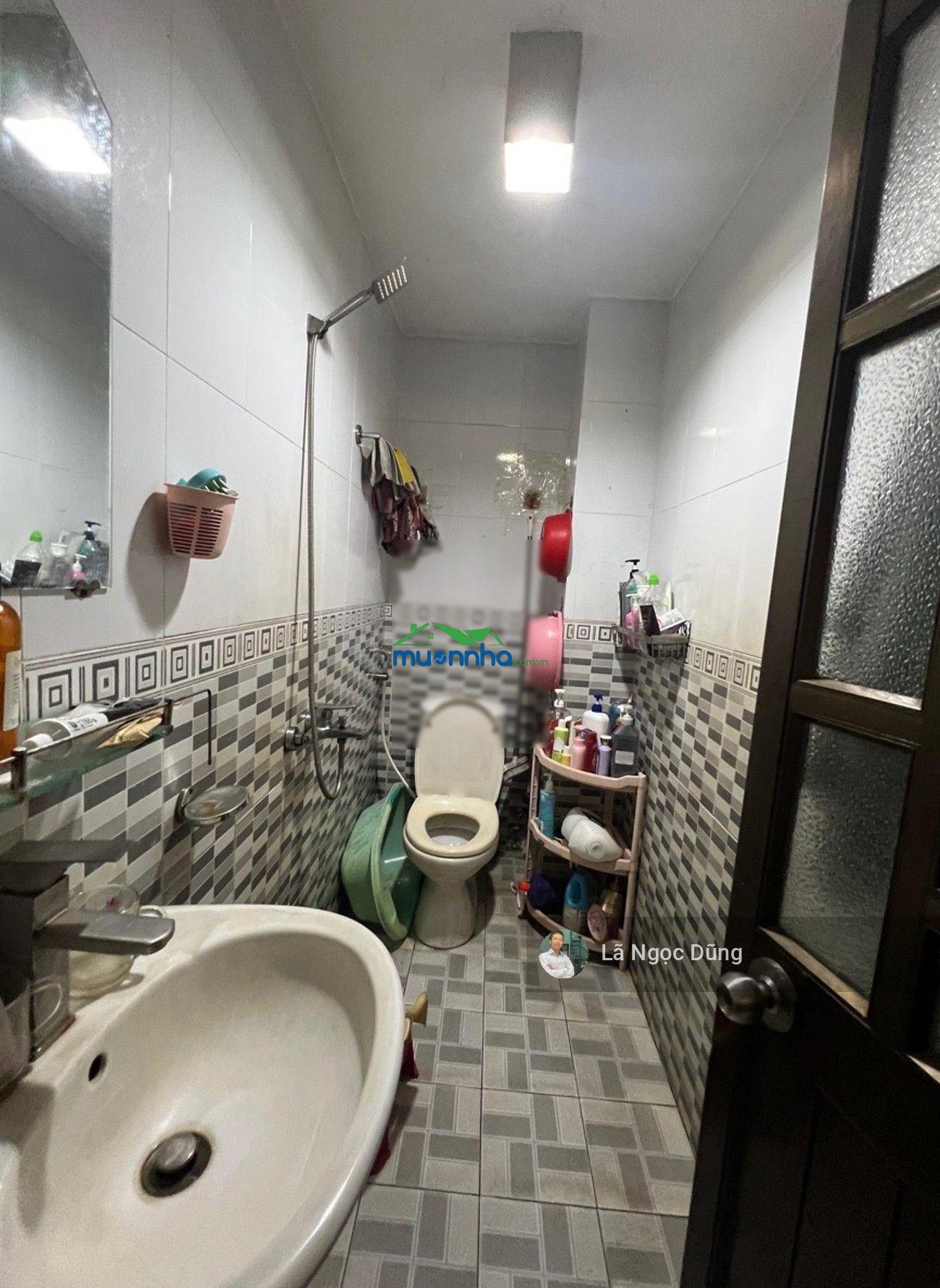Bán nhà 3 tầng, 4x10m, hxh 4m thông, đường gò xoài (sát ngay chợ), giá nhỉnh 3 tỷ (tl 9 chủ) - 4
