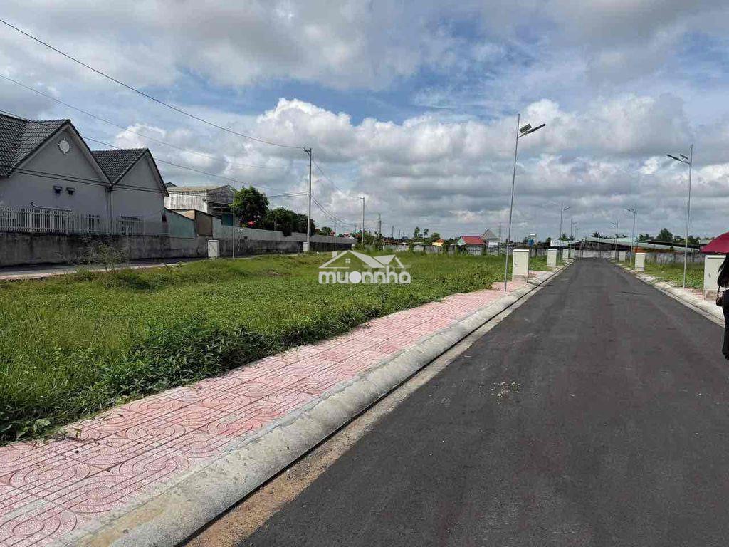 Chính chủ gửi bán đất nền ngay quốc lộ 50 giá 2ty - 2