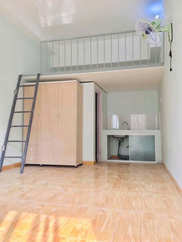 Phòng trọ gác ban công thang máy - gần văn hiến - khu bàu cát - 4