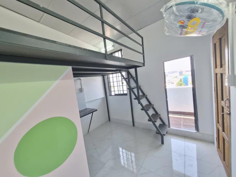 Phòng trọ cho thuê có gác máy lạnh ban công gần đại học văn hiến có thang máy
