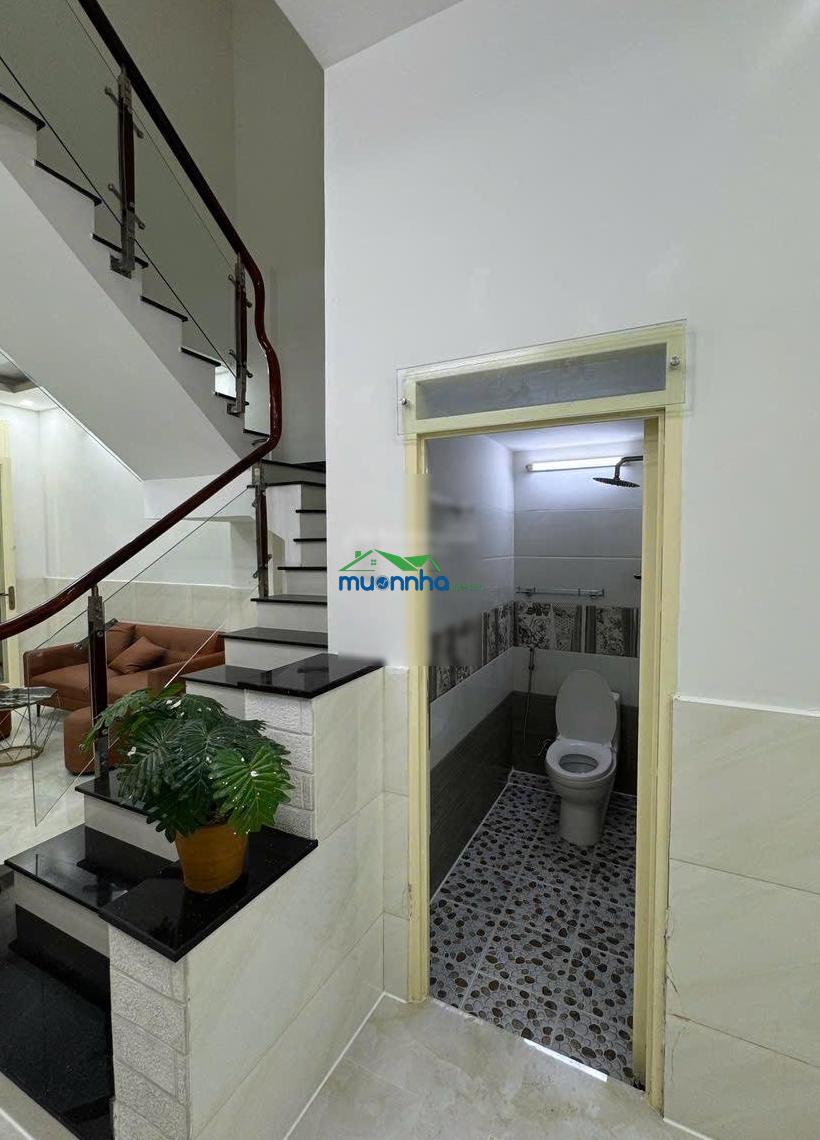 Vị trí đẹp ngay đường văn cao - nguyễn sơn, nhà mới ở ngay, xây rất kiên cố, giá hợp lý, bỏ là tiếc - 3