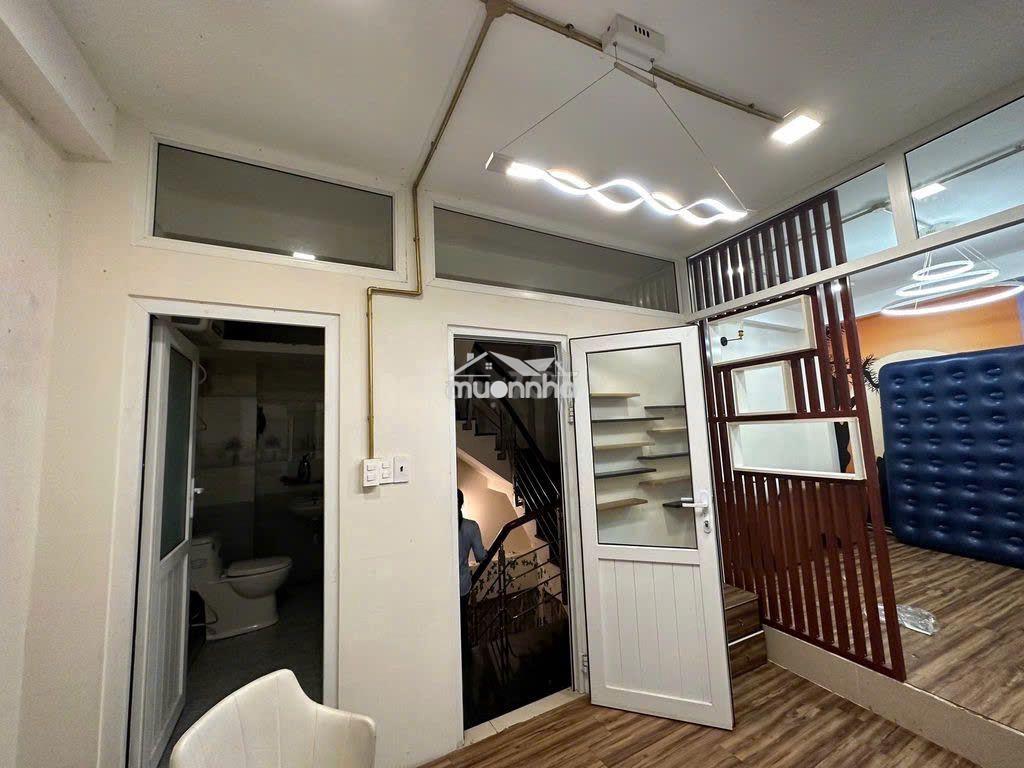 Cho thuê nhà mới đường 3/2 p12 q.10 - 6x5m - 3 lầu - 2