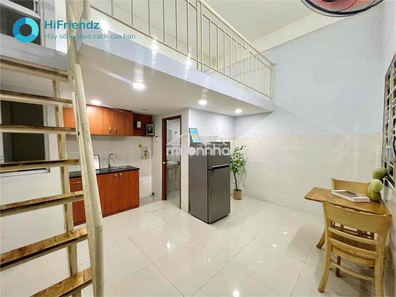 Phòng có gác - cửa sổ trời , rộng 30m2 - ở được 3 4 bạn - qua vhu 3p