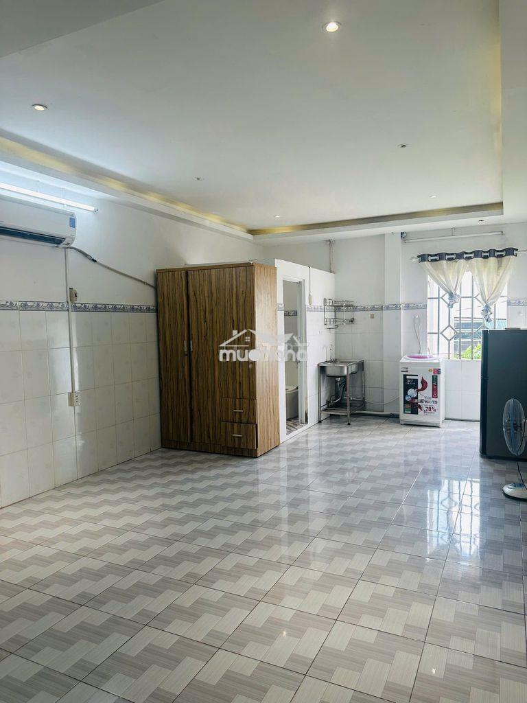 Phòng full nội thất mặt tiền nguyễn văn linh, (q.7 cũ) giá 4 triệu. - 2
