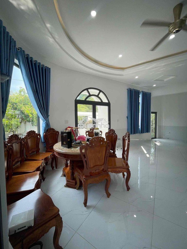 Nhà đẹp 3 tầng gần ngã 6 , chợ thủ dầu một 4pn sẵn máy lạnh - 3