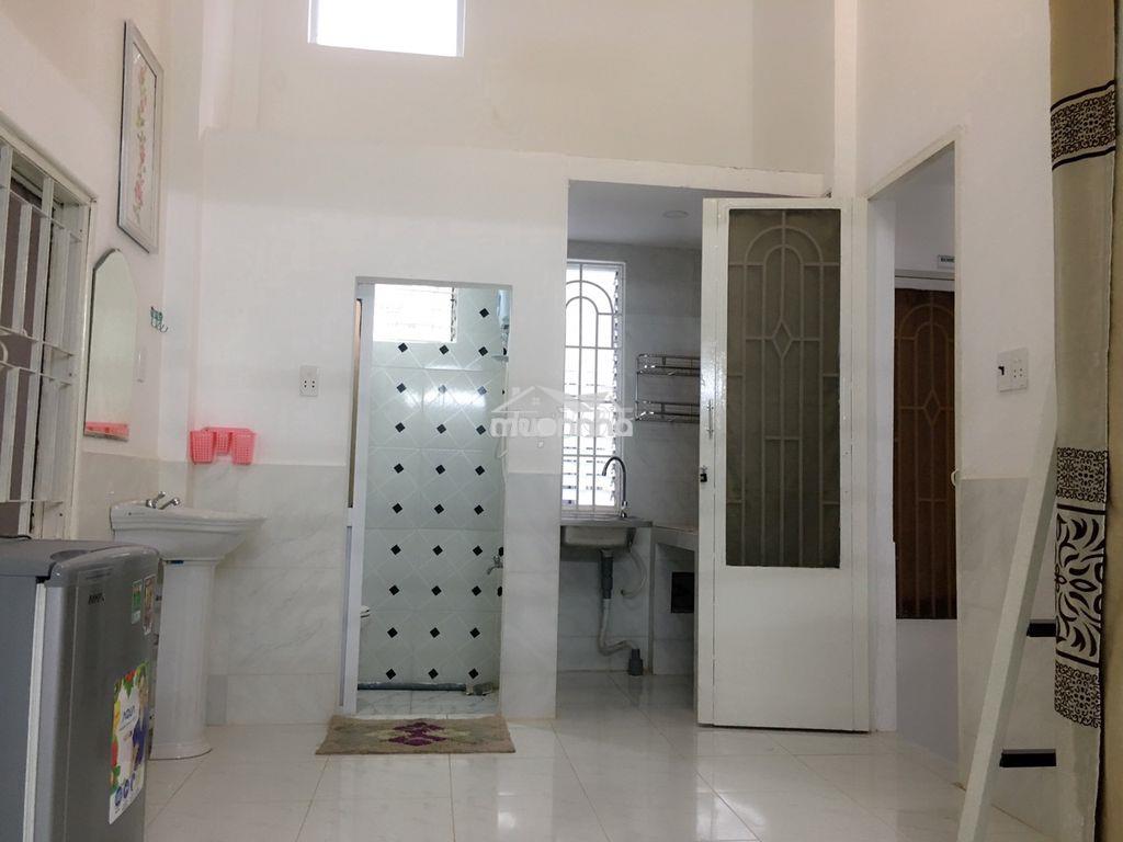***Phòng rộng q5 - 35m2 - có gác rộng- y chang hình*** - 2