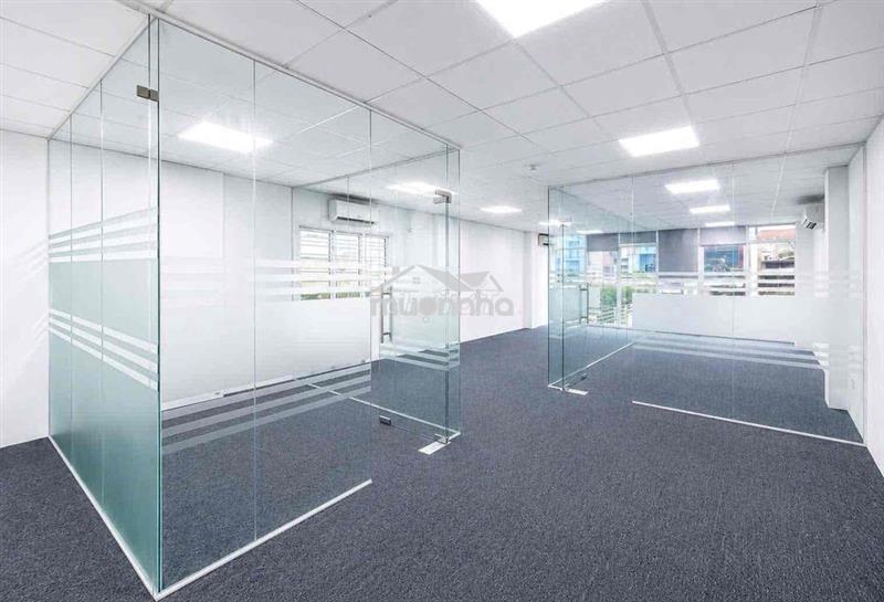 Văn phòng 80m2 mt cmt8 q3 - ngăn sẵn phòng
