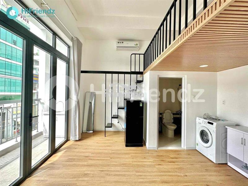 Cửa sổ / bancon ngay gần kcx tân thuận , đh ufm , kdc nam long ,quận 4