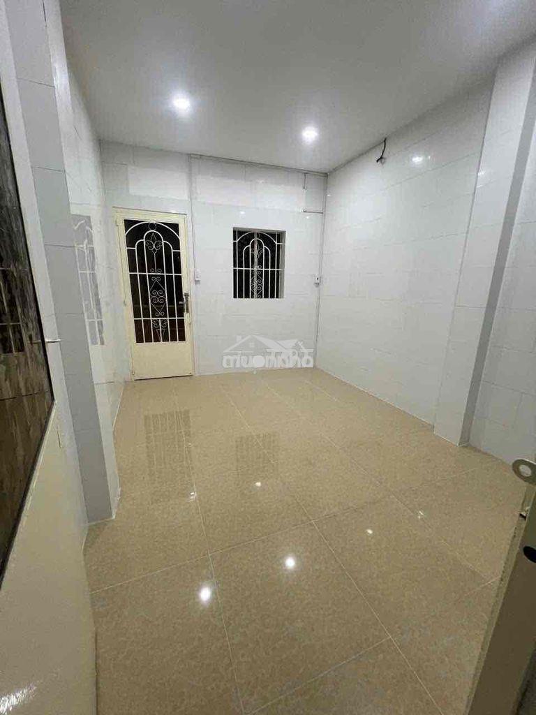 Cho thuê nhà ngõ hẻm 100 trần hưng đạo thông bùi viện - 2