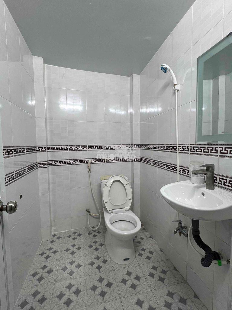 Cho thuê nhà nguyên căn hẻm oto rông rãi 2 on 3wc nhà mới - 4