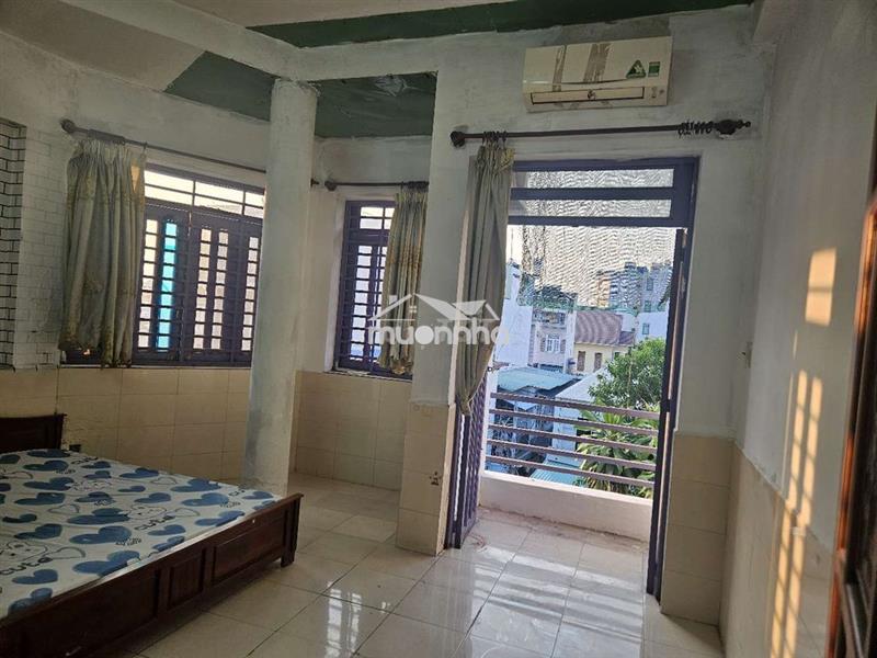 Phòng ban công gò xoài, máy lạnh