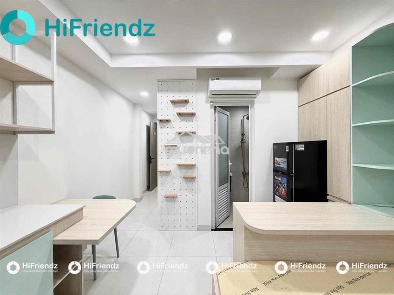 Studio full nội thất – cửa sổ vòm siêu đẹp | tên lửa – vành đai trong