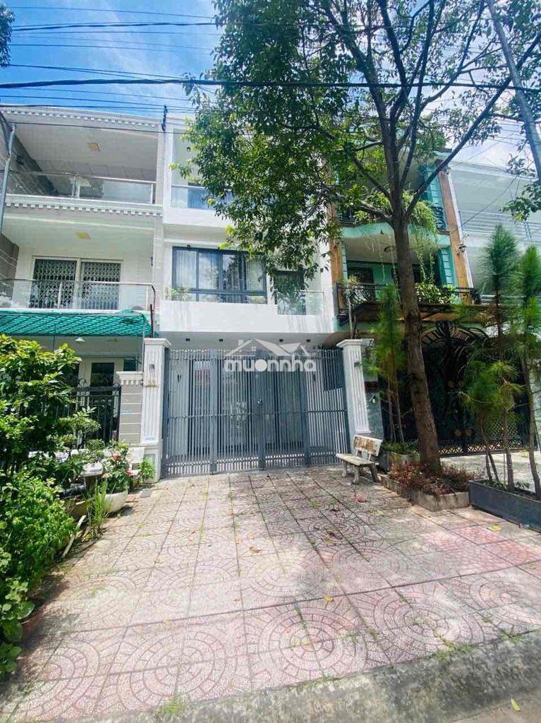 Cho thuê nhà 2 lầu đẹp rộng - full máy lạnh, có nội thất