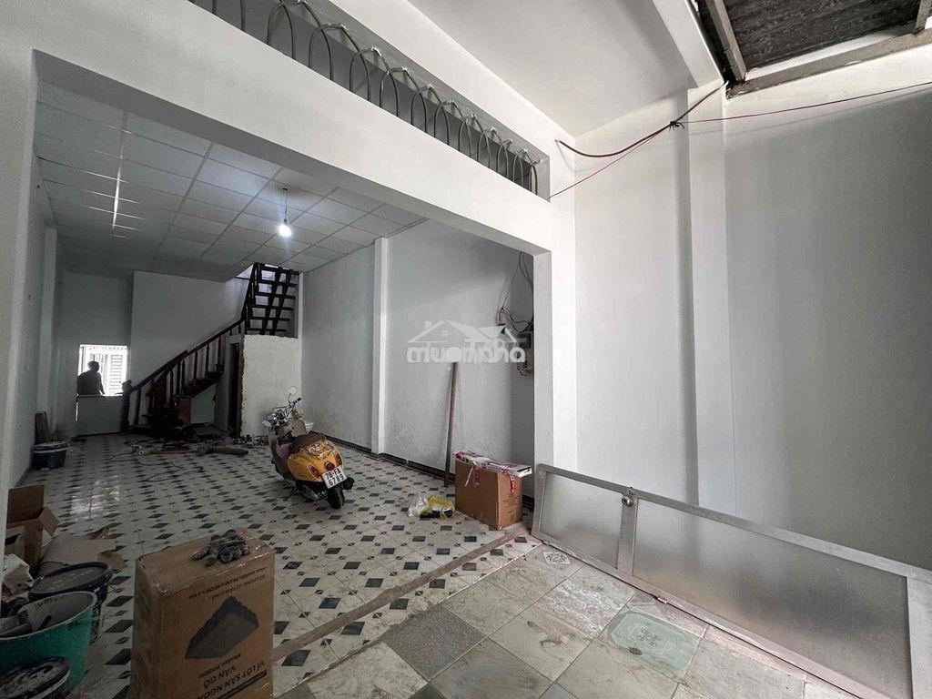 💠Cho thuê nhà mới cọc 1th - đi bộ aeon mall - 2 tầng suốt 4x15m có sân - 4