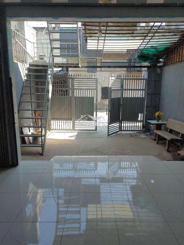 Mặt bằng kinh doanh chợ phú an 2 tầng 200m2 - 2