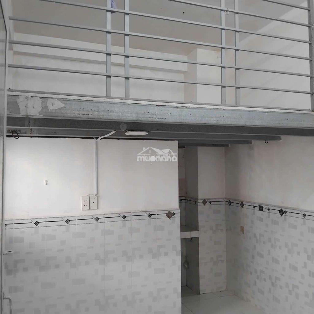 Cho thuê 2 p có gác giá 2.5 tr và 2.7 triêu ( có p tầng trêt) - 2