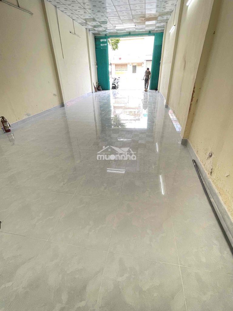 Nhà cho thuê mtkd luỹ bán bích.dt:4.8m x 15m. nhà cấp 4 trống suốt - 2
