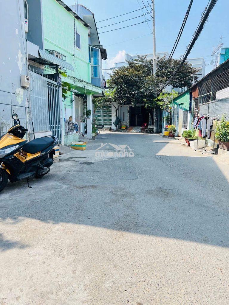 Nhà đẹp 2 tầng, hxh lê văn lương, 135m2, 3pn, giá 6.3 tỷ