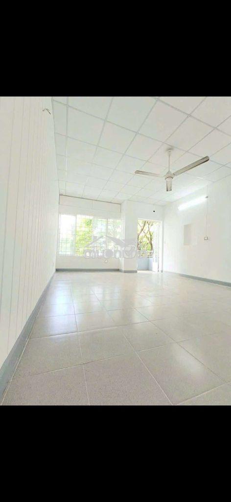 Hẻm ôtô tới cửa 5 x 20 m ( 96 m2 )
chỉ 7 tỷ 4 gần công viên làng hoa - 4