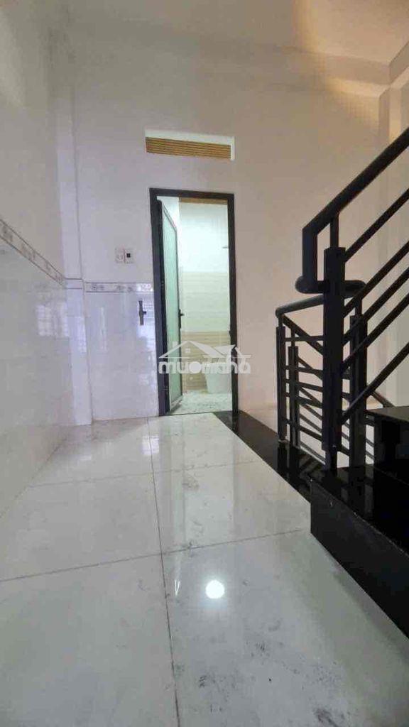 Cho thuê nhà hẻm xe hơi tới nhà đường phạm thế hiển, ( phường 6) qu - 4