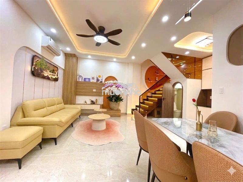 Nhà mới full nội thất sang - 6,9 tỷ hẻm xe hơi phường bình lợi trung