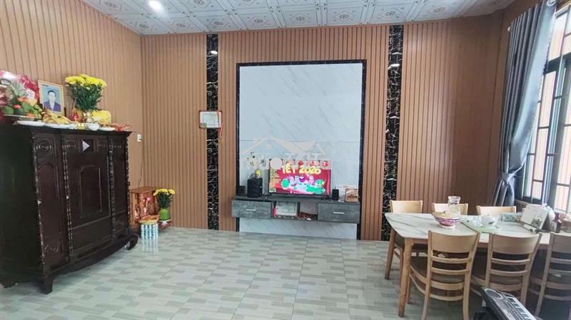 Cần bán nhà sổ riêng thổ cư.khu dân cư.điện nước máy giếng khoan.