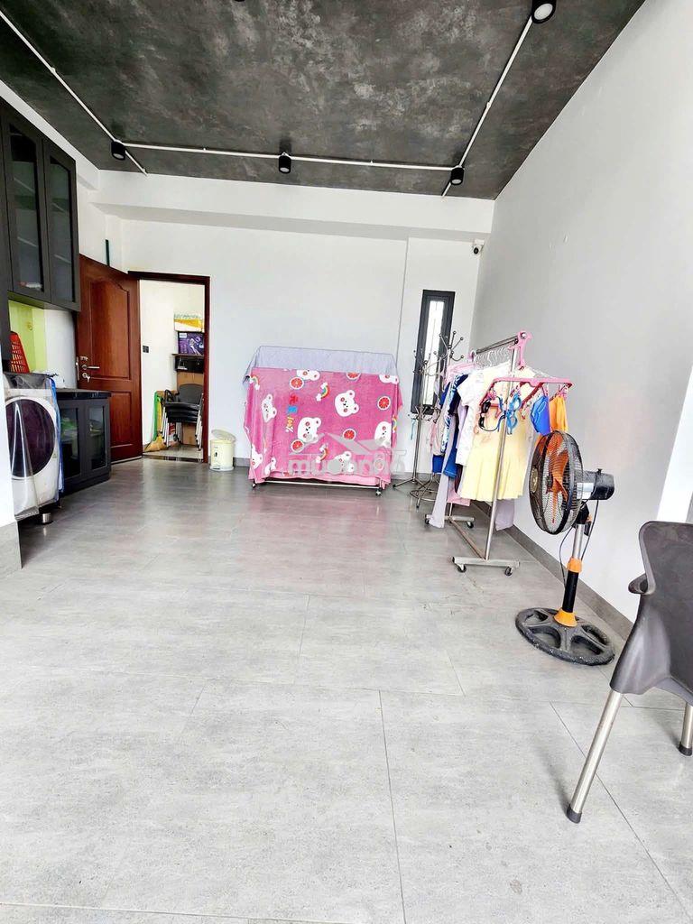 Ngay ngã tư lữ gia và nhà thi đấu phú thọ - xe hơi tới nhà - 4