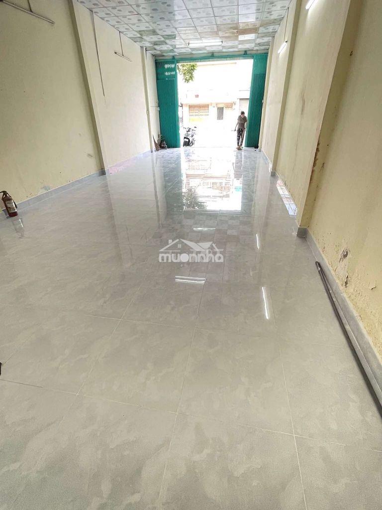 Mặt bằng đường lũy bán bích 4,8x15m, suốt, giá 15 triệu