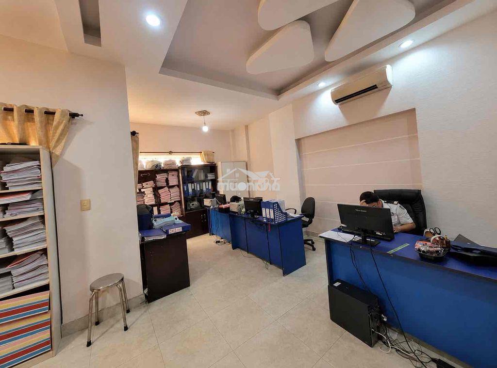 Biệt thự bình lợi 200m², 5pn, sân ô tô rộng, giá 40 triệu - 2