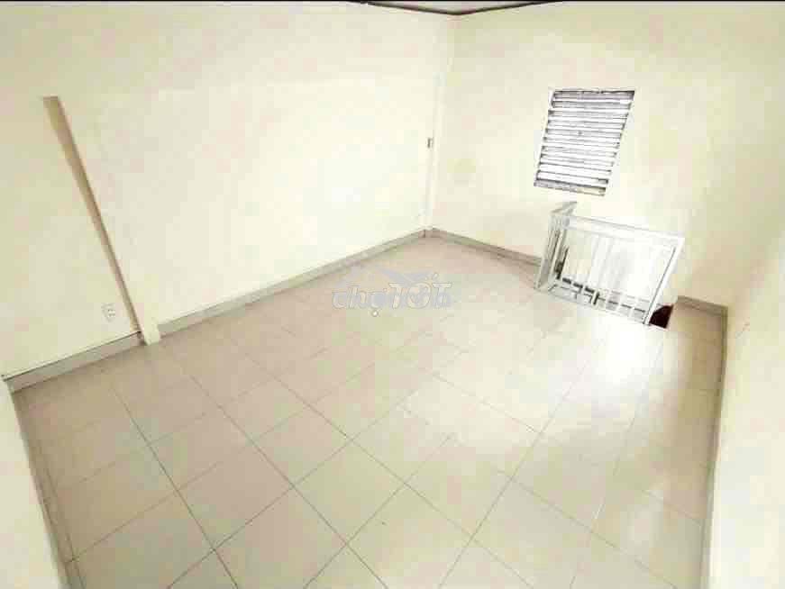 Nhà thuê cmt8 2 lầu kinh doanh online - 4