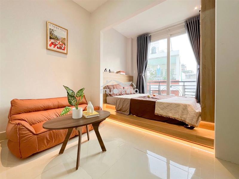 Chính chủ: studio ban công 30m2 ngay phan xích long - phan đăng lưu