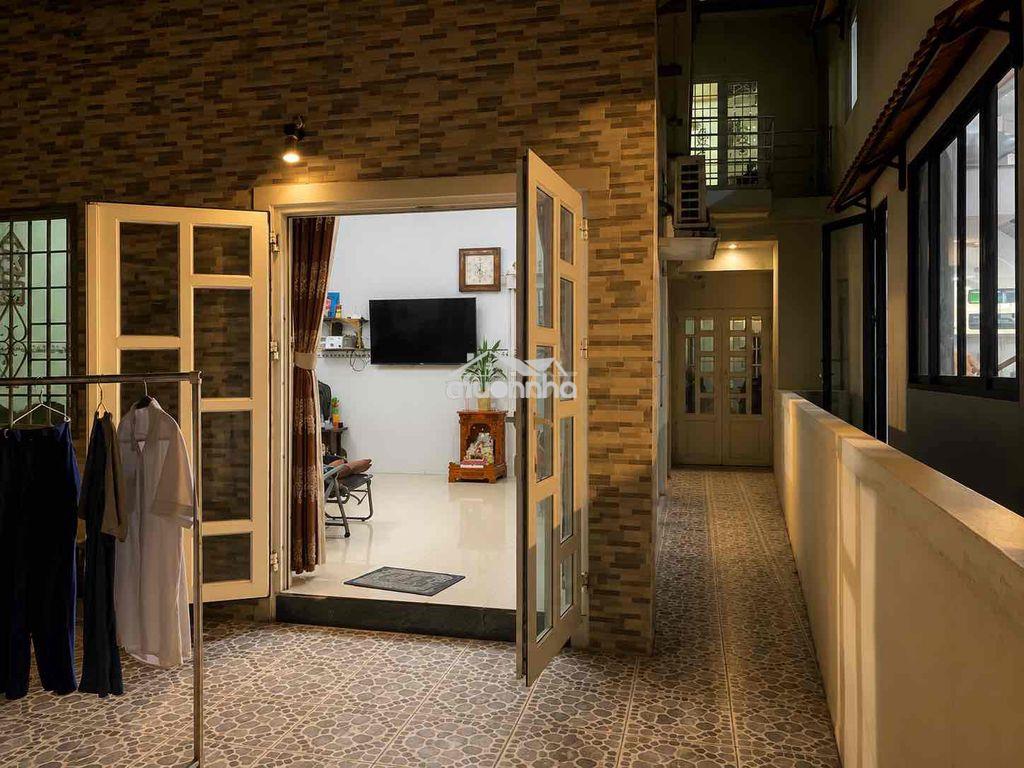 Chủ xoắn giảm giá 1 tỷ - nhà 2 tầng - gần 90m2 - hẻm xe hơi thông - 2
