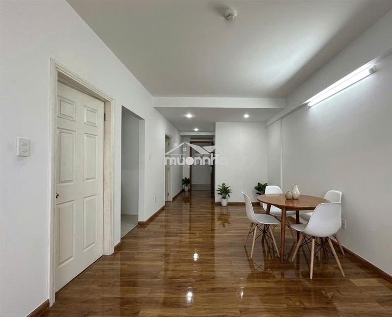 Chính chủ bán ehome 3, căn 2pn block b2 ngay hồ bơi, tầng 8, hướng nam