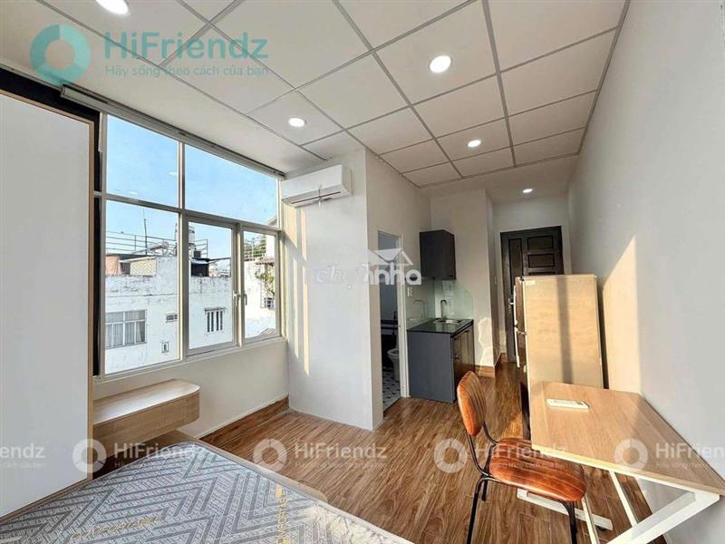 Phan xích long-studio full nt-ban công cửa sổ trời-30m2