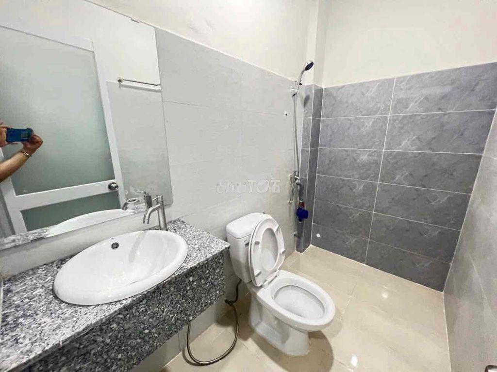 Cho thuê nhà q.1 làm ks hoặc chdv nhà tổng 30p + 1 mb trệt 5 lầu st di - 4