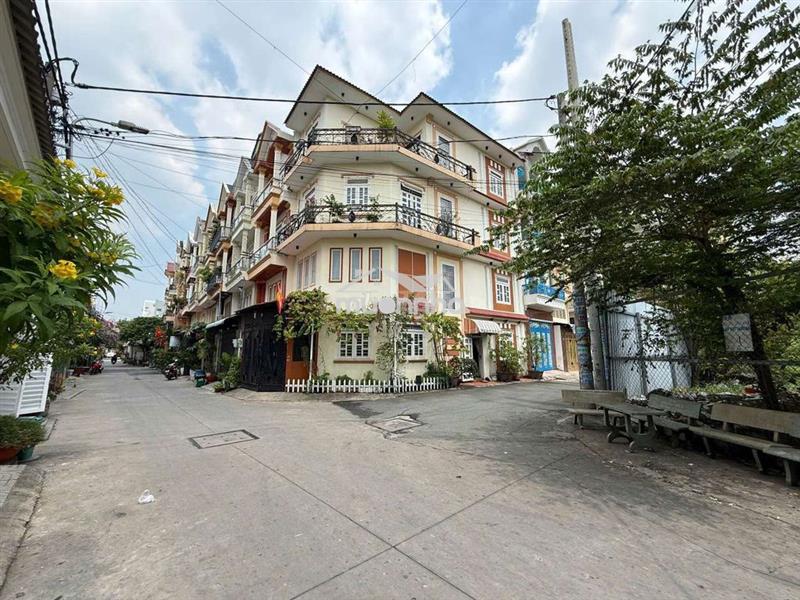 Nhà phố góc 2 mặt tiền đường 8m thông 5,3x13m trần thị năm , q12