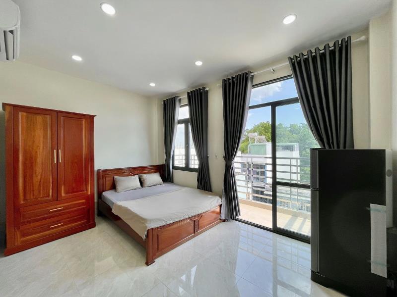 Phòng ban công thoáng mát mgay ngã 4 bảy hiền - 3