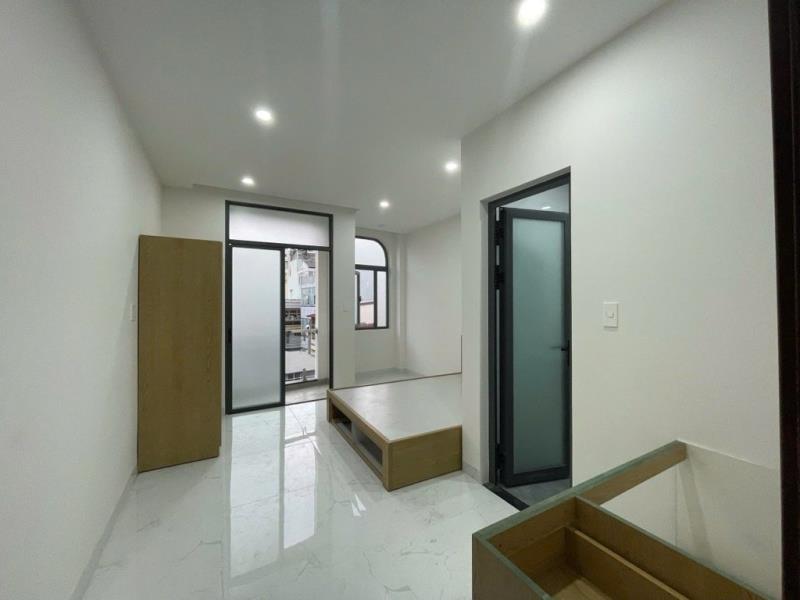 Ngay vòng xoay lê đại hành - bình thới - q.11- dt: 4*13m- 8 tỷ - 2