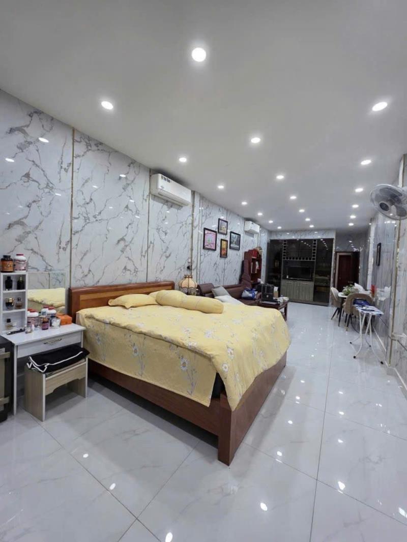 Ngay ngã 7 lý thái tổ - mt kinh doanh điện biên phủ -p.11- q.10 -dt: 94m2 – 24 tỷ - 2
