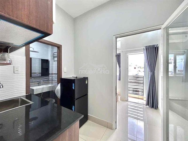 Căn hộ 1 phòng ngủ bình thới full nội thất bancol/studio cửa sổ