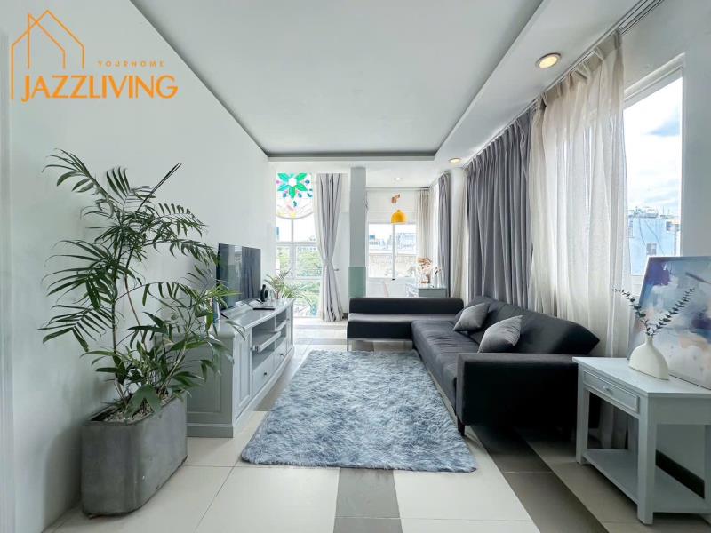 Cho thuê căn hộ 2 phòng ngủ - full nội thất, cửa sổ lớn, dịch vụ dọn phòng - hai bà trưng, quận 1 - gần chợ tân định, ueh,